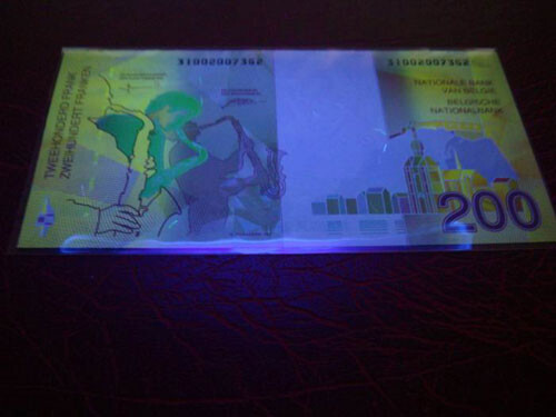 紫外荧光油墨 谁说纸币就不能闪亮